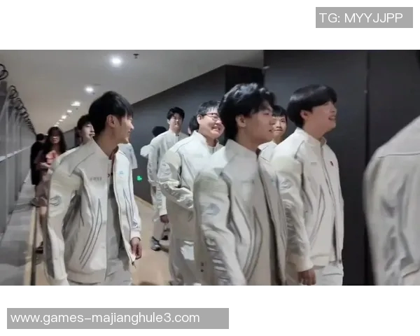 S15LOL赛事中BLG战队心理素质创新高引发热议CSGO比分表现令人瞩目